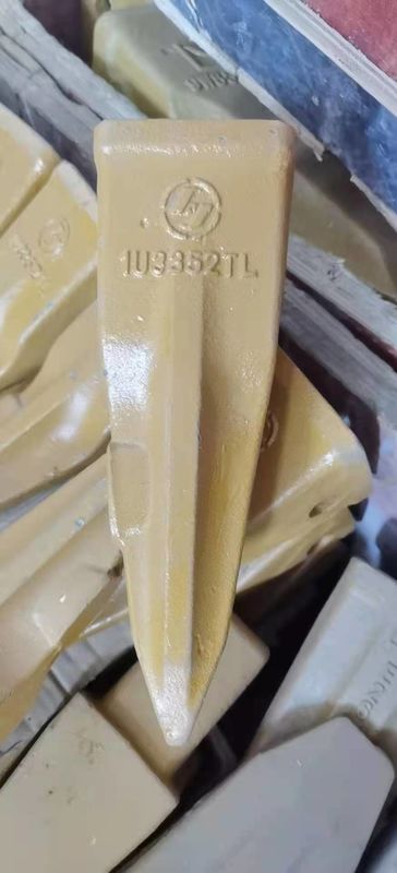 Acciaio legato escavatore secchio denti forgiatura fusione IU3352 denti di roccia per gatti E320