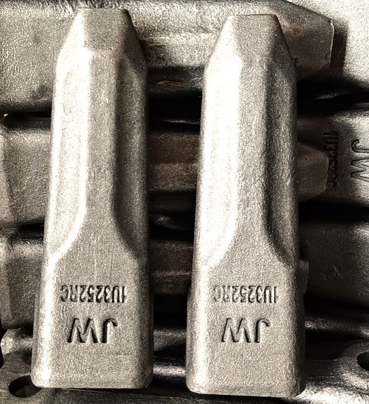 IU3252 Denti di secchio per escavatori rigidi Vibro per trivellazione Denti di secchio per CAT 312