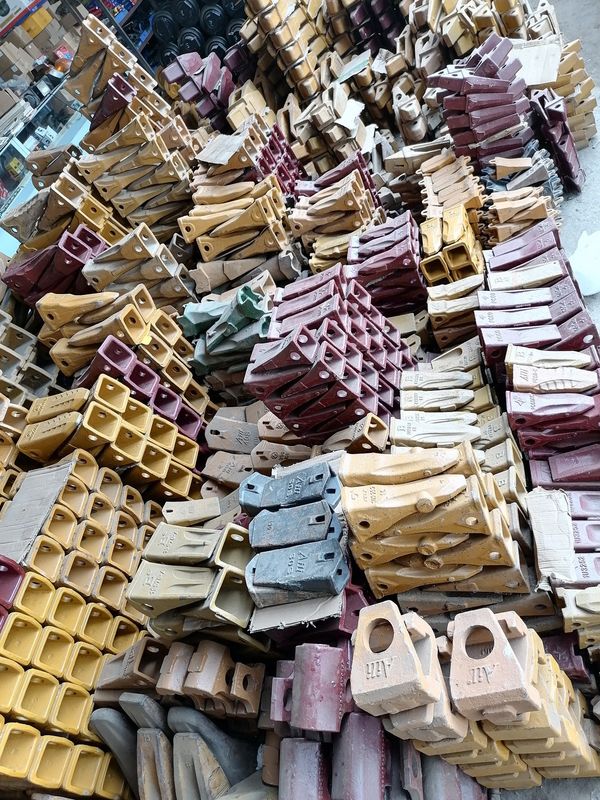Parti di secchio di escavatore forgiato denti e adattatore per EX100-2 Max apertura mascella 500