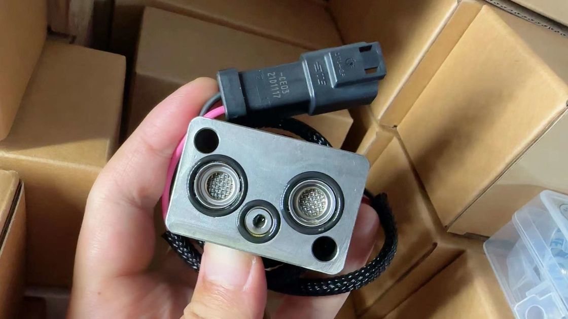 065726 Parti idrauliche per escavatori Valvola pilota Pompa idraulica Valvola solenoide Per PC200-7