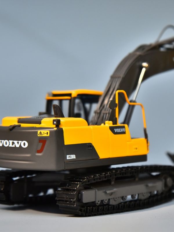 VOLVO Volvo EC220DL modello di escavatore in lega originale simulazione di veicoli di ingegneria ornamenti escavatore