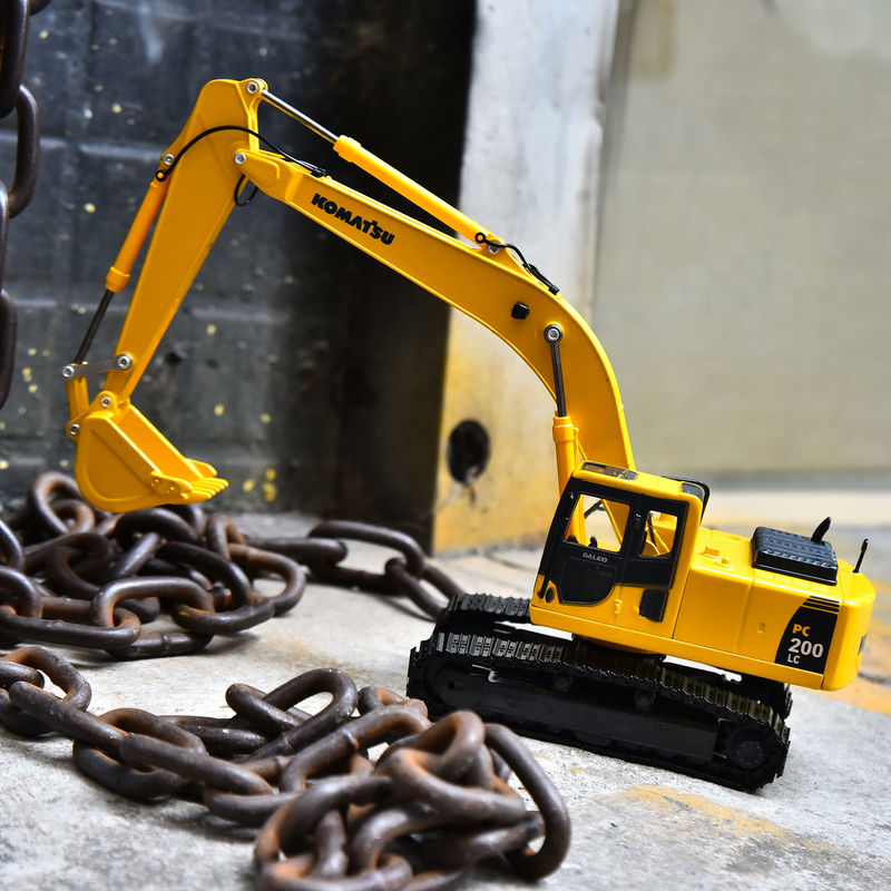 Komatsu PC200 Escavatore 1/43 Modello di metallo a scala Diecast Porte da collezione