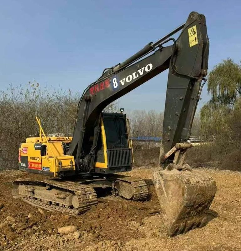 Escavatore Volvo EC140 usato in ottime condizioni pronto per una rapida spedizione in tutto il mondo