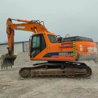 Qualità utilizzata Doosan DH220-9E Escavatore da 22 tonnellate Servizio completo Storia Miniera Costruzione Traslochi terra