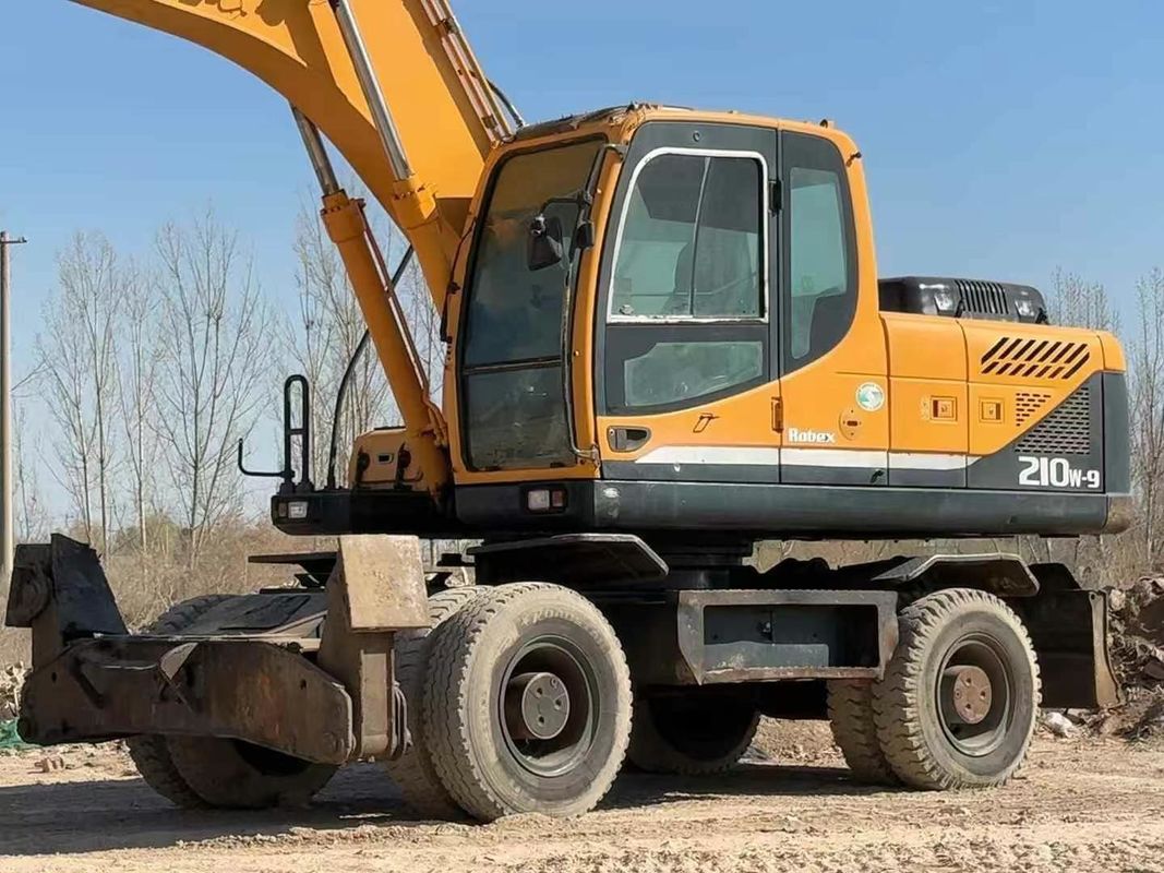 Escavatore a ruote Hyundai 210-9 usato del 2014 Condizione affidabile Prezzo accessibile