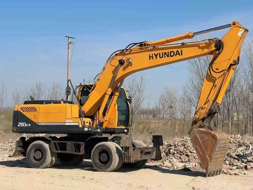 Escavatore a ruote Hyundai 210-9 usato del 2014 Condizione affidabile Prezzo accessibile