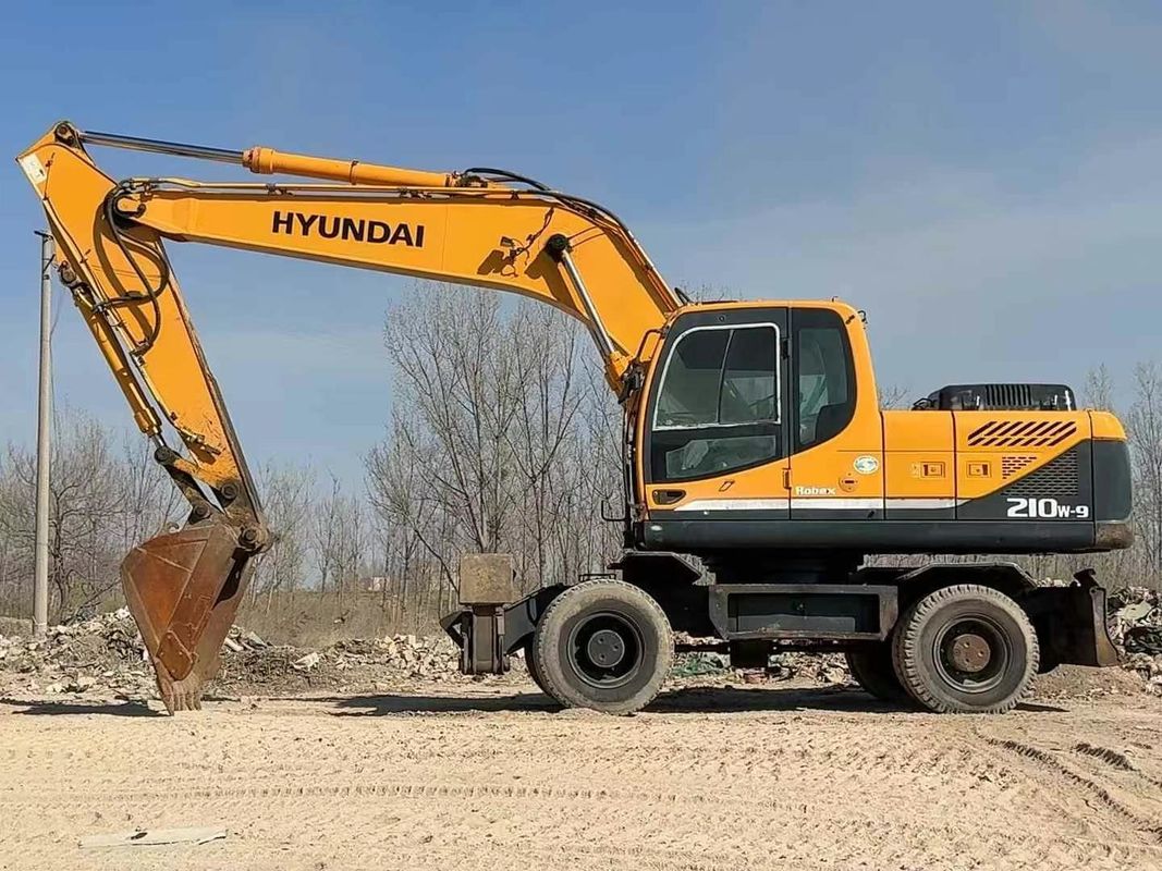 Escavatore a ruote Hyundai 210-9 usato del 2014 Condizione affidabile Prezzo accessibile