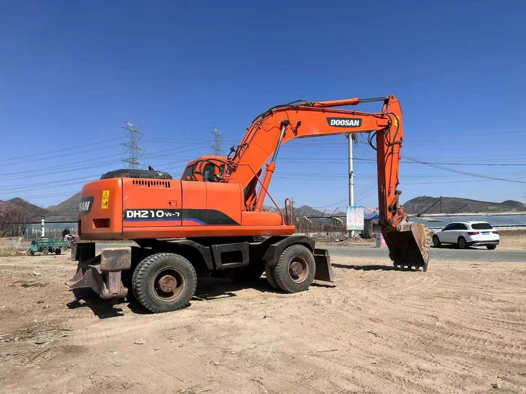 Escavatore a ruote usato Doosan DH210 con azionamento idraulico e peso operativo Escavatore di buona qualità