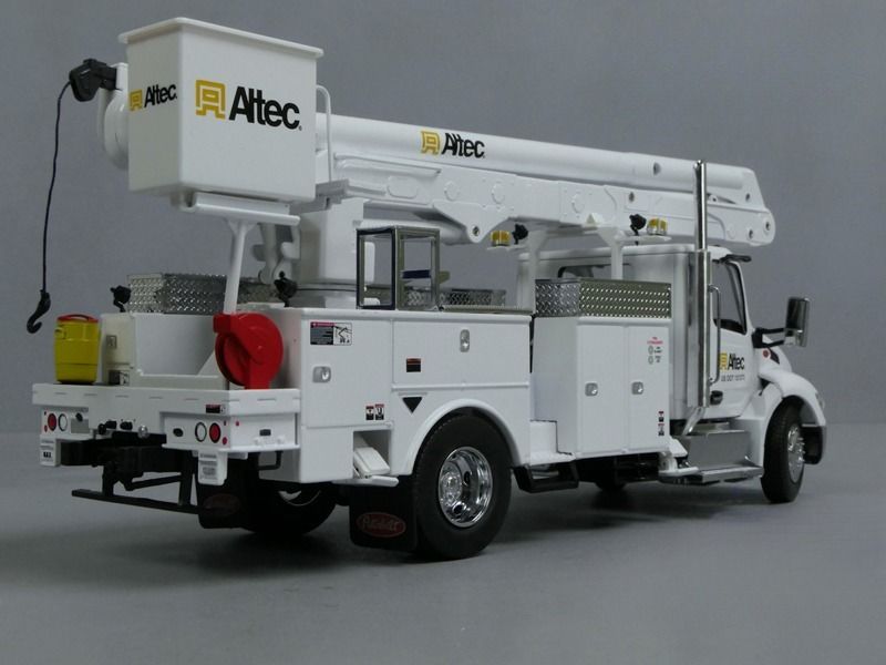 1/32 Peterbilt 536 Con Altec AA55 Piattaforma di lavoro aereo DM Modello 71105