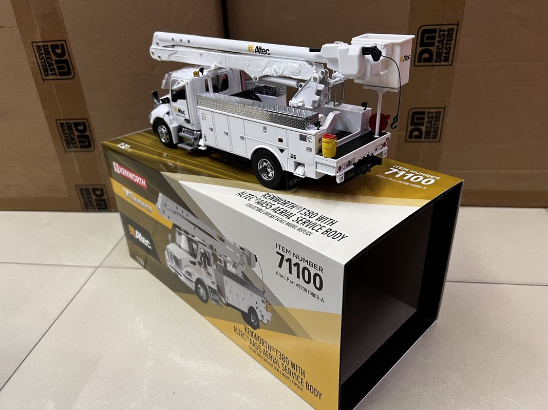 DM 1/32 Kenworth T380 Piattaforma di lavoro aereo Camion Legato Veicolo da costruzione Modello 71100