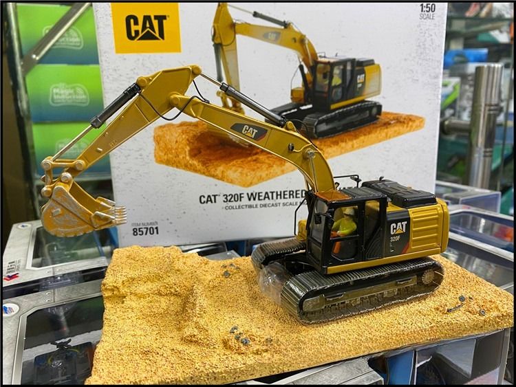 Diecast Masters DM 85701 Caterpillar 320F Escavatore idraulico 1:50 Modello di ingegneria Diecast